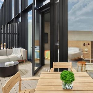 Upper Floors King Room